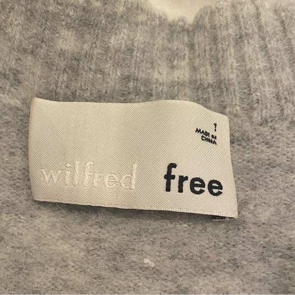 V-neck aritzia grey sweater - Picture 3 of 3